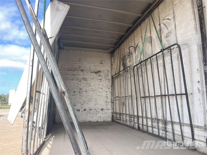 Vawdrey 13.2 m Tri/A Step Deck Curtain Side Trailer Брезентови ремаркета