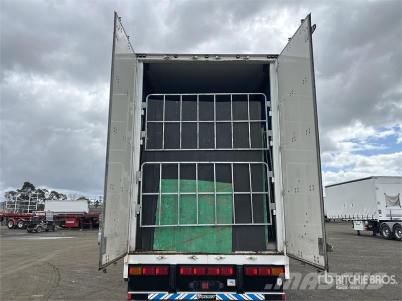 Vawdrey 13.4 m Tri/A Step Deck Curtain Side Trailer Kapell trailer/semi