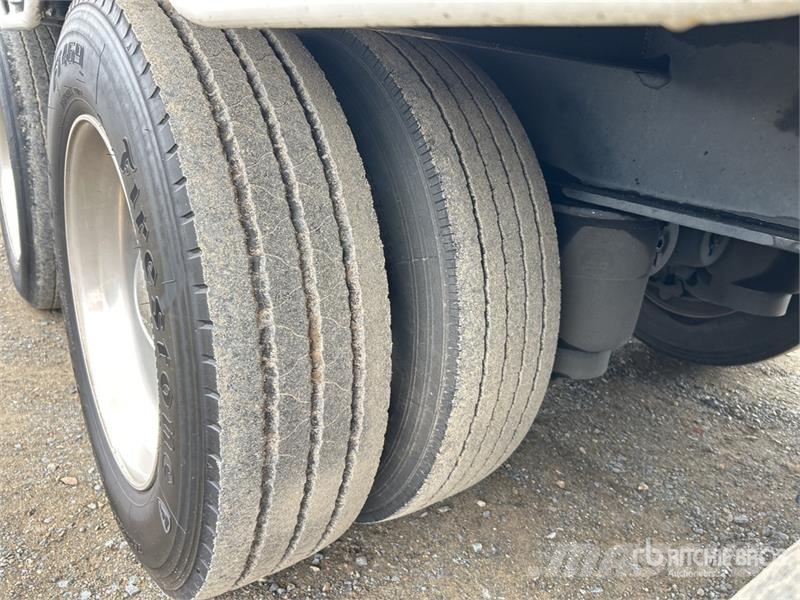 Vawdrey 13.4 m Tri/A Step Deck Curtain Side Trailer Kapell trailer/semi