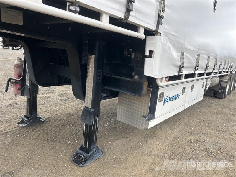 Vawdrey 13.4 m Tri/A Step Deck Curtain Side Trailer Kapell trailer/semi