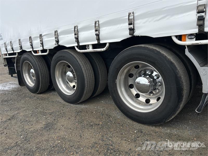 Vawdrey 13.4 m Tri/A Step Deck Curtain Side Trailer Kapell trailer/semi