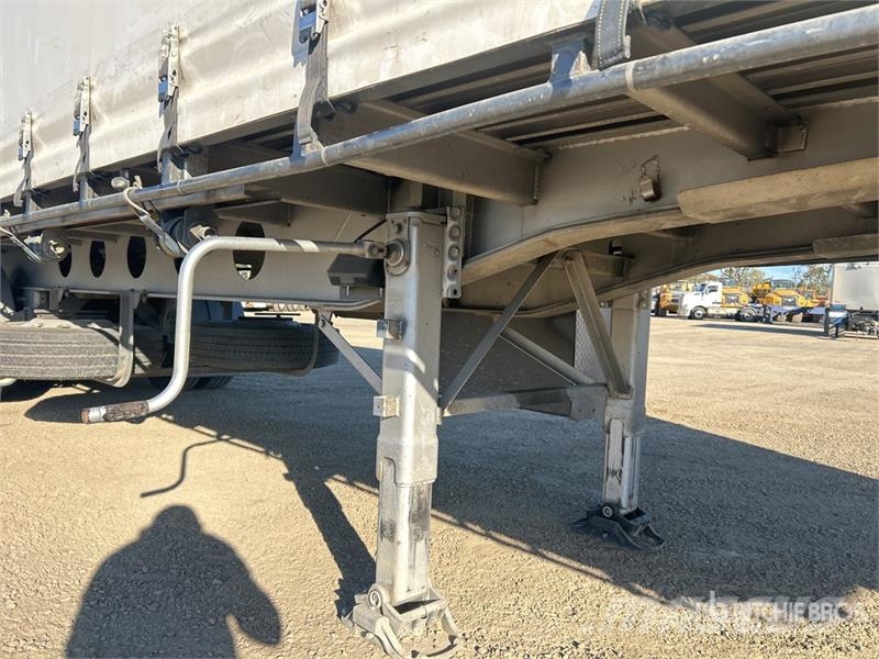 Vawdrey 13 m Tri/A Curtain Side Trailer Curtainsider trailers