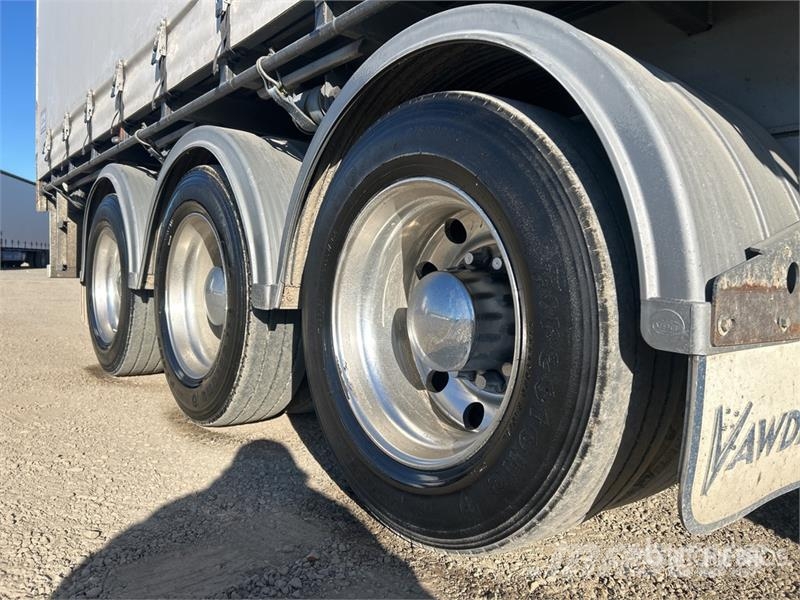Vawdrey 13 m Tri/A Curtain Side Trailer Curtainsider trailers