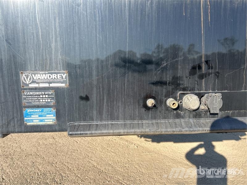Vawdrey 13 m Tri/A Curtain Side Trailer Curtainsider trailers