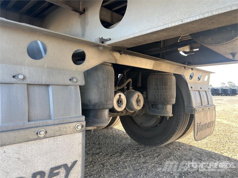 Vawdrey 13 m Tri/A Curtain Side Trailer Curtainsider trailers