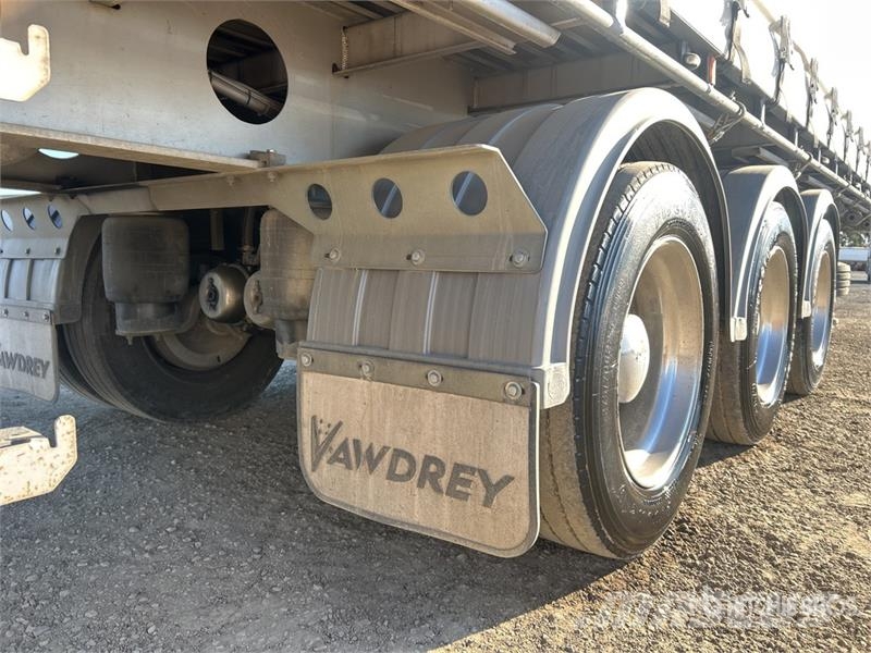 Vawdrey 13 m Tri/A Curtain Side Trailer Curtainsider trailers