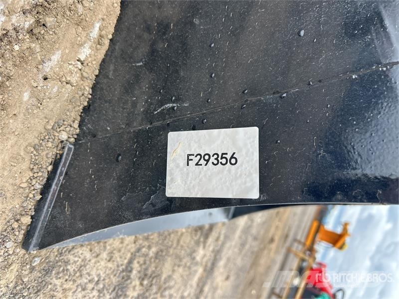 Vicsec VCT600 24 in Hydraulic Tilting Excavator Bucket (U Skuffer