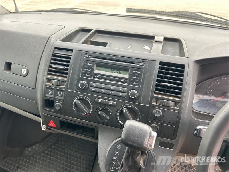 Volkswagen Transporter Passenger Van Lieferwagen
