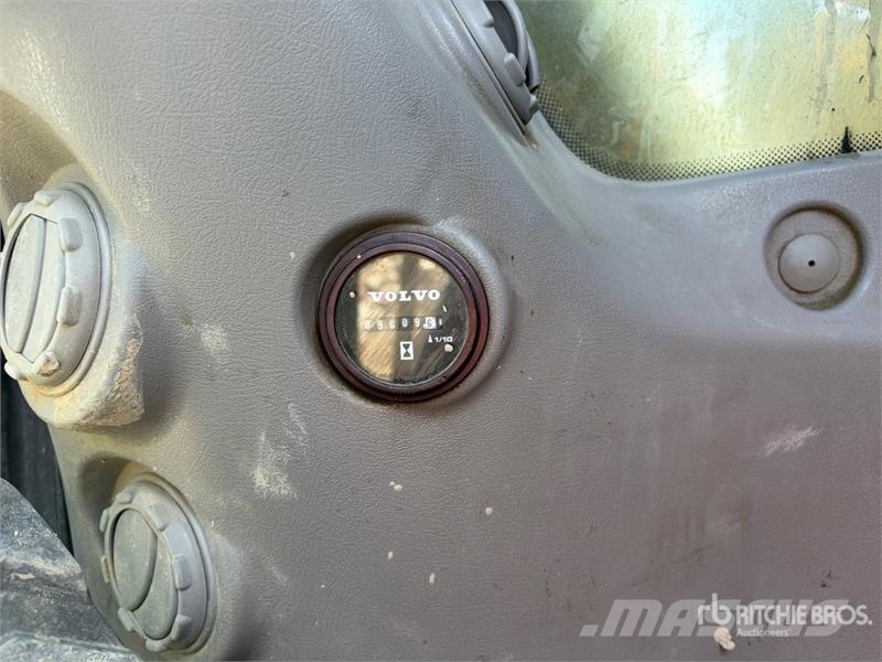 Volvo EC300DL Tracked Excavator Crawler excavators