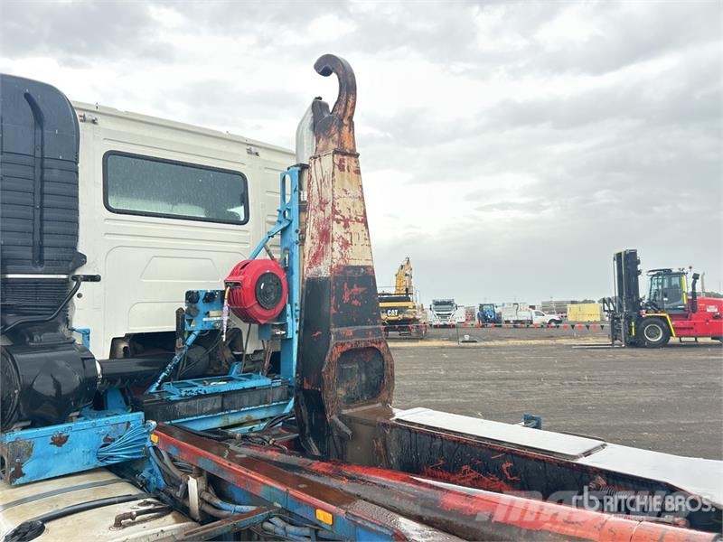 Volvo FH 6x4 Sleeper Hooklift Truck Грузовики-Мультилифты