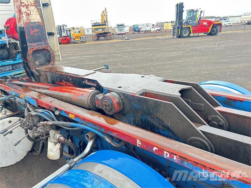 Volvo FH 6x4 Sleeper Hooklift Truck Грузовики-Мультилифты