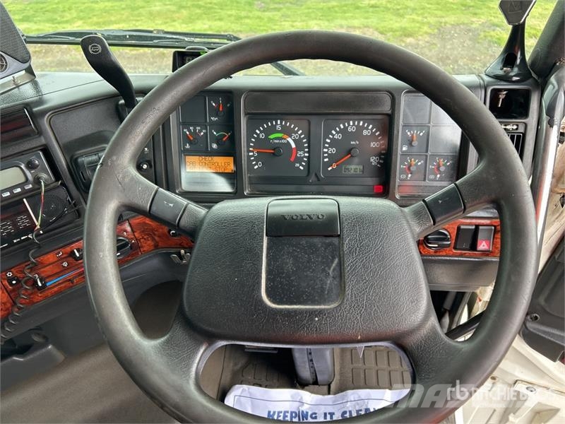 Volvo FH12 8x4 Twin-Steer Rollback Truck Grúas de vehículo