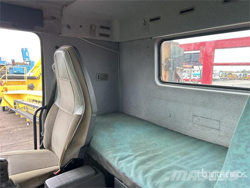 Volvo FH12 8x4 Twin-Steer Rollback Truck Grúas de vehículo