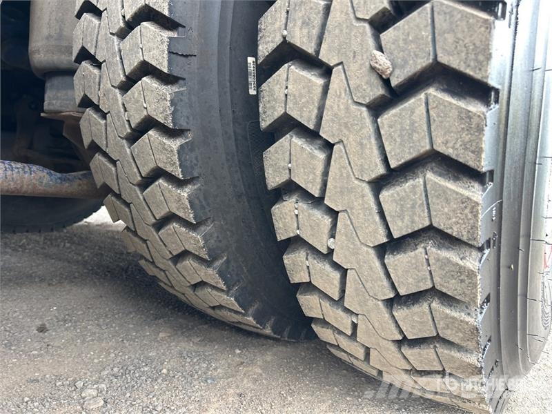 Volvo FH12 8x4 Twin-Steer Rollback Truck Grúas de vehículo