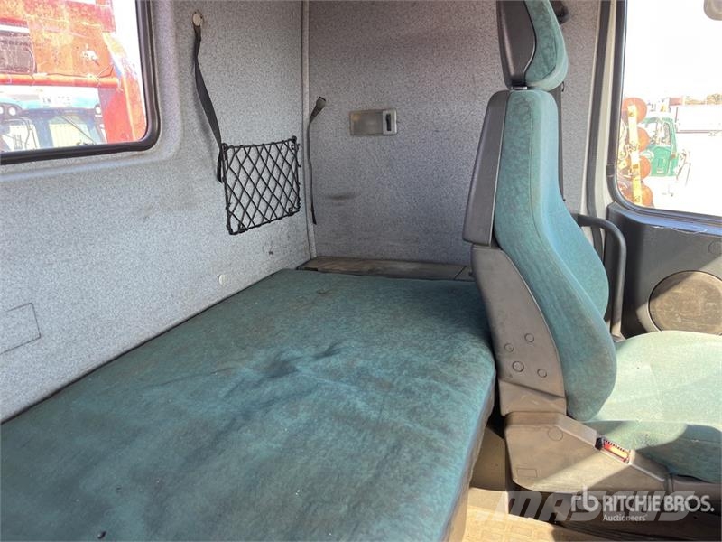 Volvo FH12 8x4 Twin-Steer Rollback Truck Veículos de recuperação