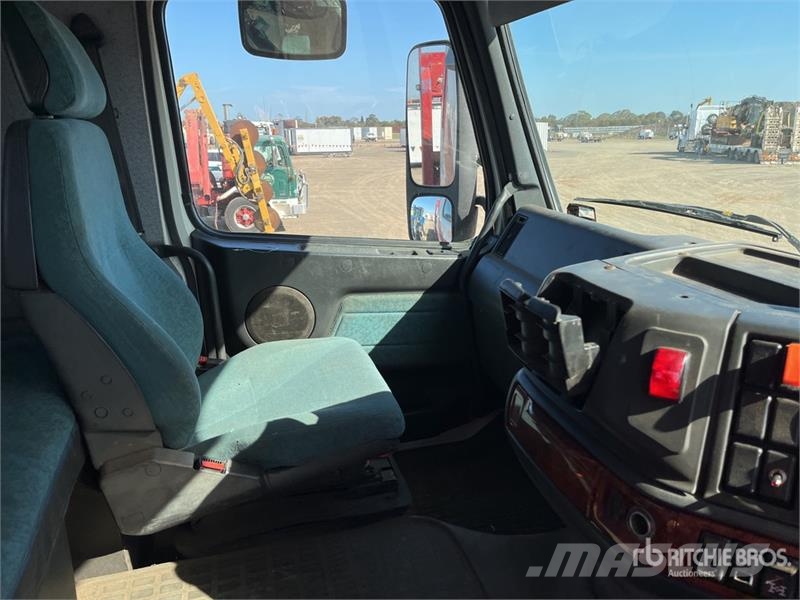 Volvo FH12 8x4 Twin-Steer Rollback Truck Veículos de recuperação