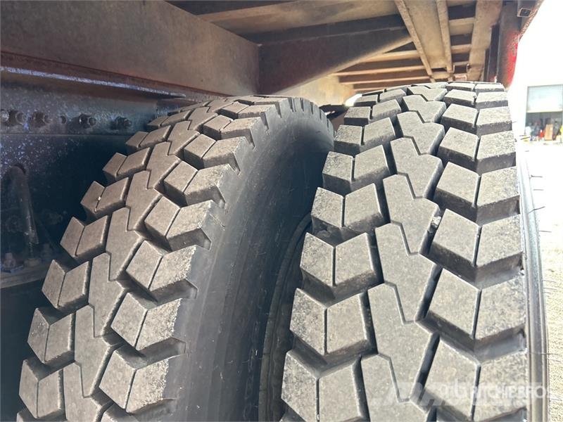 Volvo FH12 8x4 Twin-Steer Rollback Truck Grúas de vehículo
