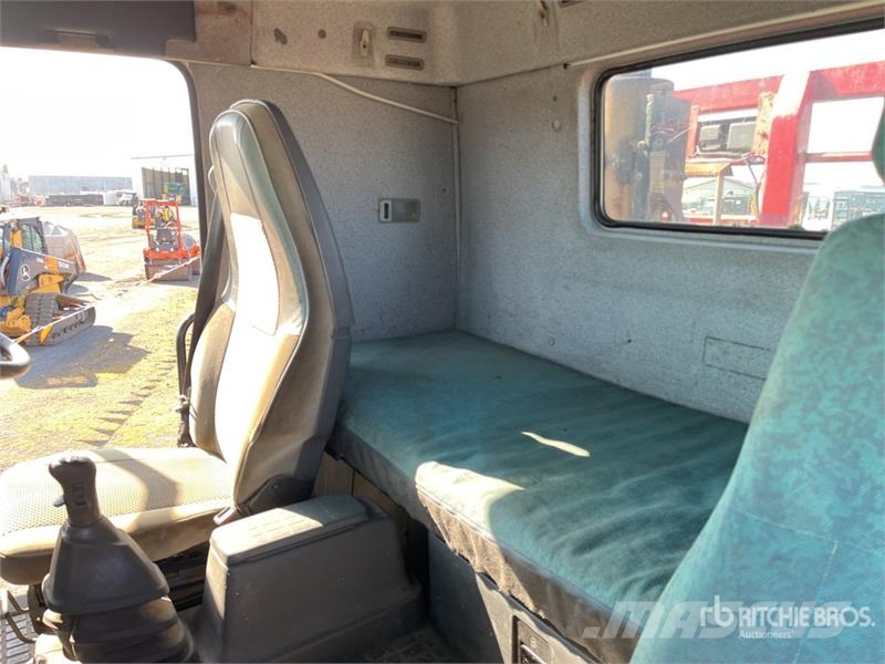 Volvo FH12 8x4 Twin-Steer Rollback Truck Veículos de recuperação