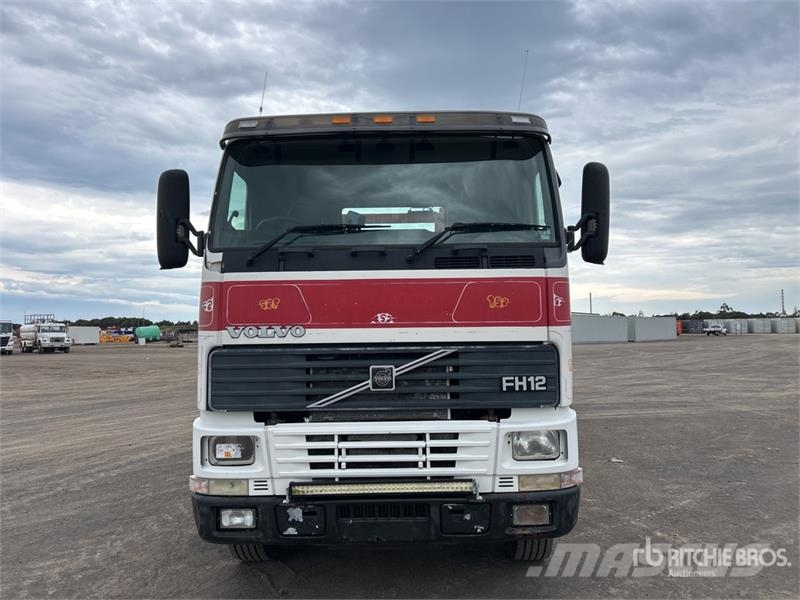 Volvo FH12 8x4 Twin-Steer Rollback Truck Grúas de vehículo