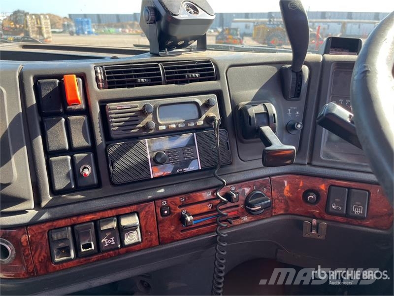Volvo FH12 8x4 Twin-Steer Rollback Truck Veículos de recuperação