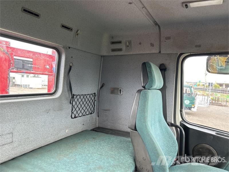 Volvo FH12 8x4 Twin-Steer Rollback Truck Grúas de vehículo