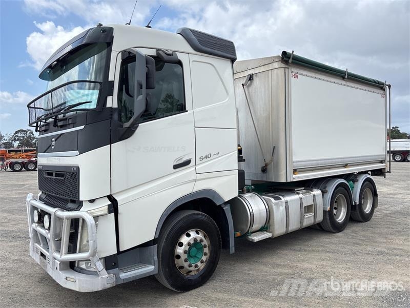 Volvo FH13 6x4 T/A Dump Truck Tipper trucks