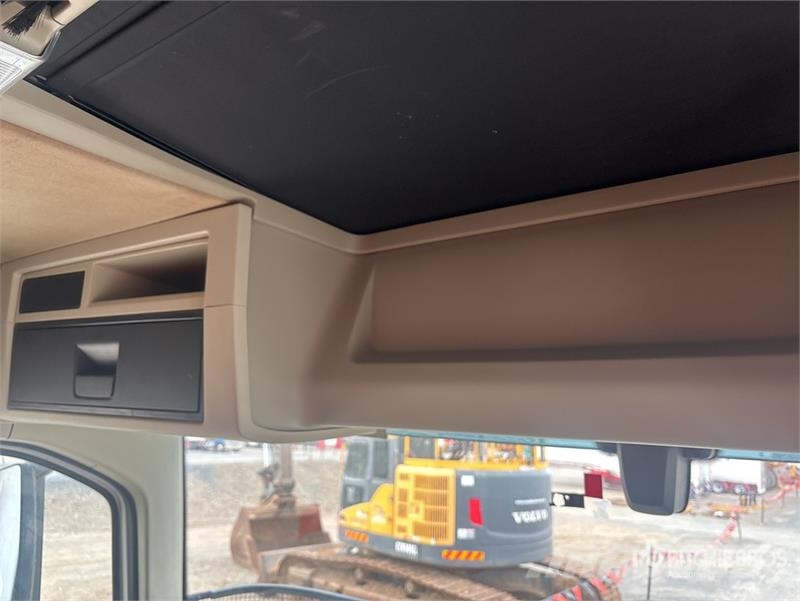 Volvo FH13 6x4 T/A Dump Truck Tipper trucks
