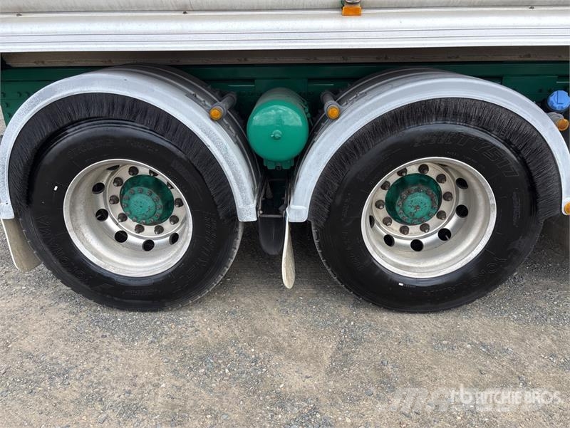 Volvo FH13 6x4 T/A Dump Truck Tipper trucks