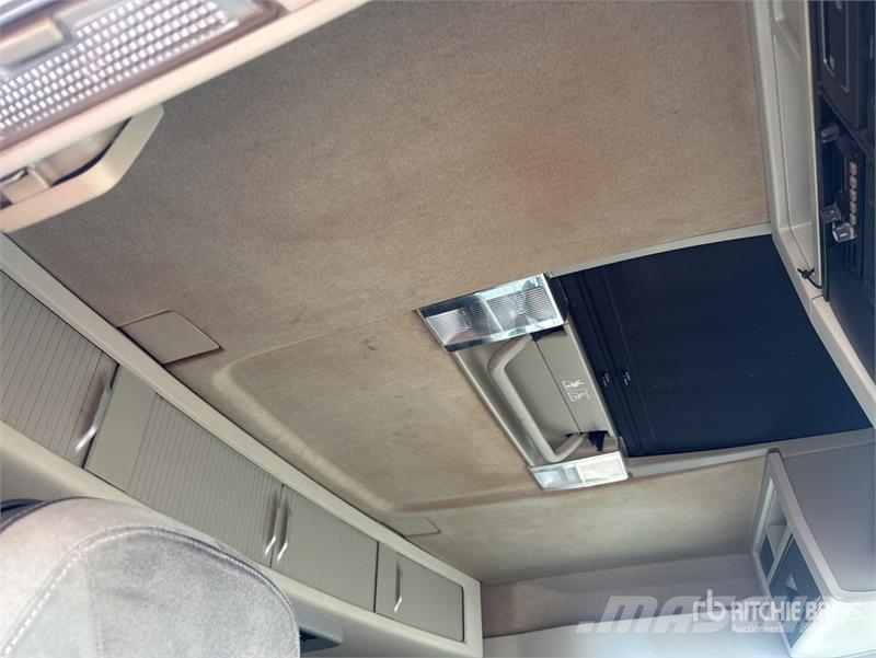Volvo FH13 6x4 T/A Dump Truck Tipper trucks