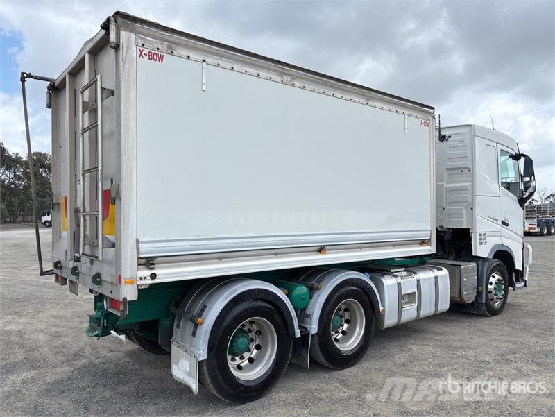Volvo FH13 6x4 T/A Dump Truck Tipper trucks
