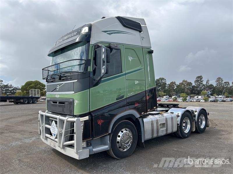 Volvo FH13 Globetrotter 6x4 T/A Sleeper Truck Tractor Vetopöytäautot