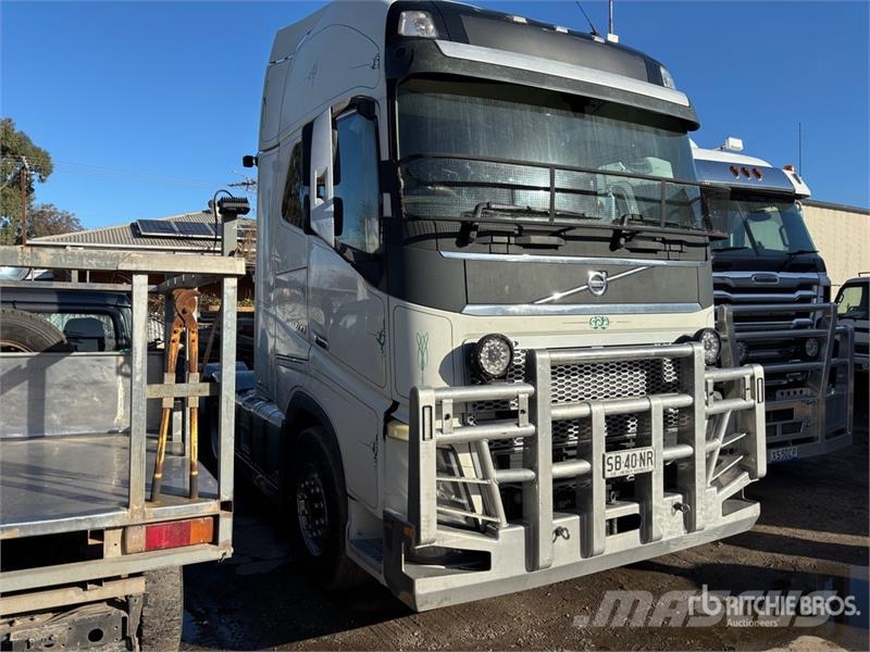 Volvo FH16 700 T/A Sleeper Truck Tractor Trekkers