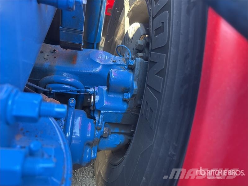 Volvo FH16 Globetrotter 6x4 T/A Sleeper Truck Tractor Vetopöytäautot