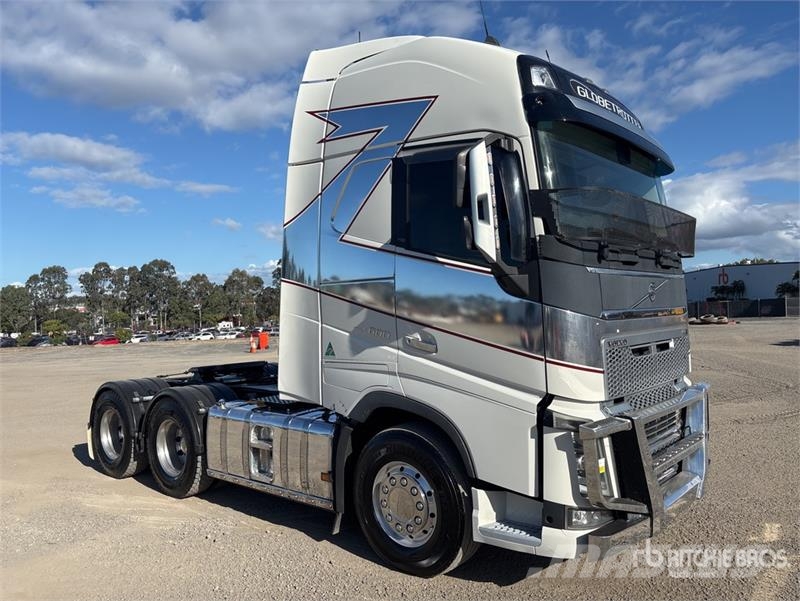 Volvo FH16 Globetrotter 6x4 T/A Sleeper Truck Tractor Trekkers