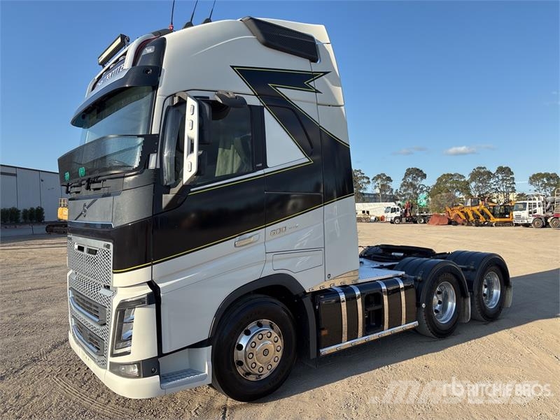 Volvo FH16 Globetrotter 6x4 T/A Sleeper Truck Tractor Trekkers