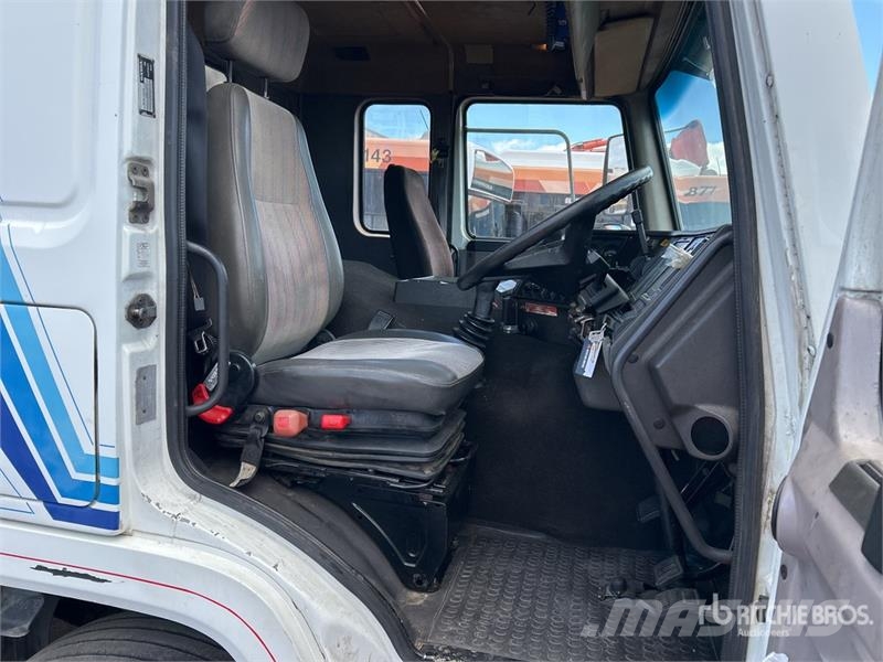 Volvo FL10 4x2 Moving 9670L x 3080H Van Truck Box trucks