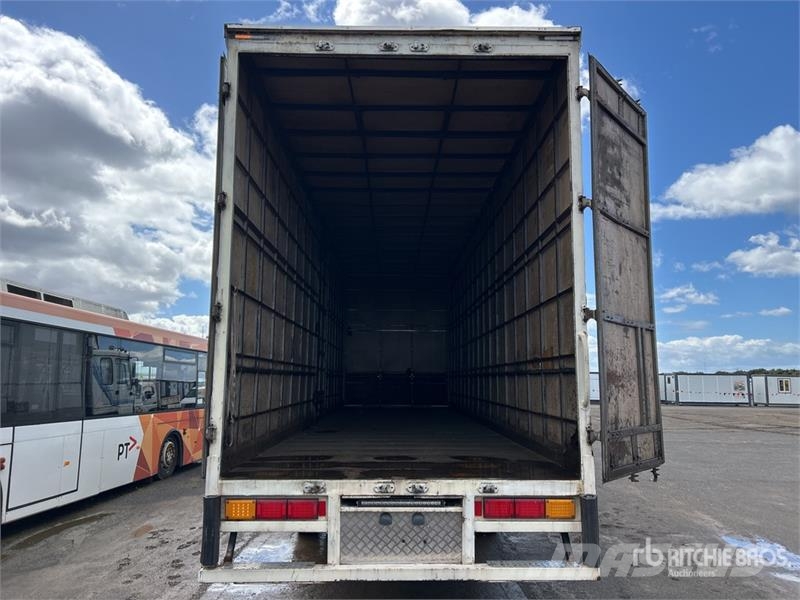 Volvo FL10 4x2 Moving 9670L x 3080H Van Truck Box trucks