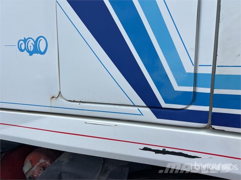 Volvo FL10 4x2 Moving 9670L x 3080H Van Truck Box trucks