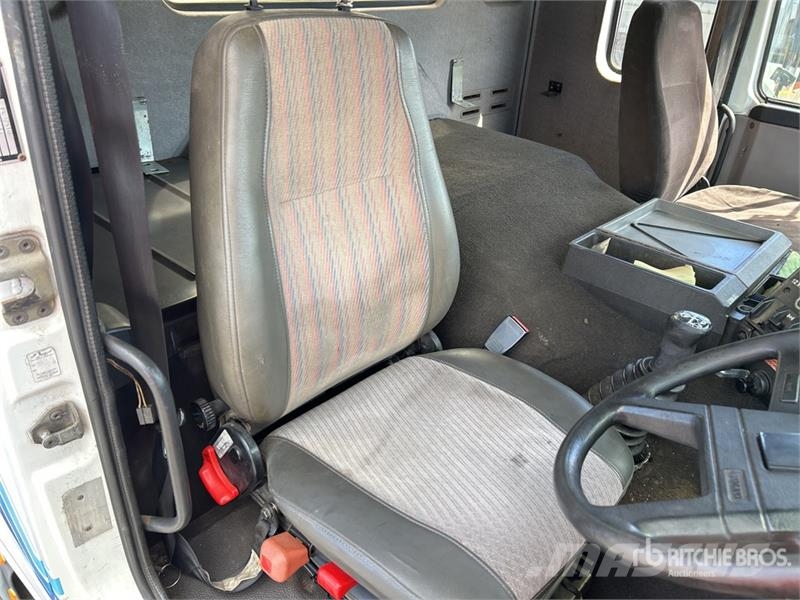 Volvo FL10 4x2 Moving 9670L x 3080H Van Truck Box trucks