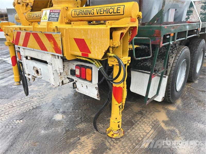 Volvo FL10 6x4 w/1997 Ferrari 718 5.5 t Knuckle Boom Fla 크레인 트럭