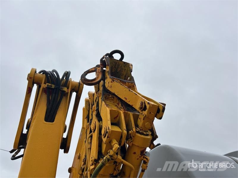 Volvo FL10 6x4 w/1997 Ferrari 718 5.5 t Knuckle Boom Fla 크레인 트럭