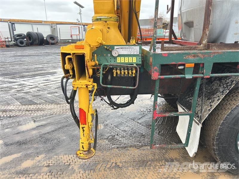 Volvo FL10 6x4 w/1997 Ferrari 718 5.5 t Knuckle Boom Fla 크레인 트럭