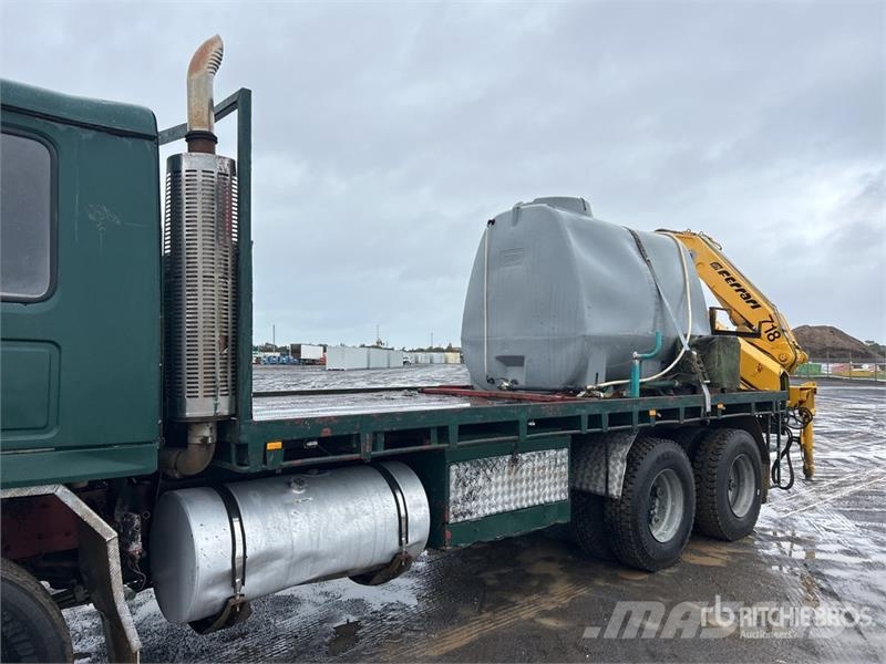 Volvo FL10 6x4 w/1997 Ferrari 718 5.5 t Knuckle Boom Fla 크레인 트럭