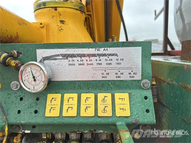 Volvo FL10 6x4 w/1997 Ferrari 718 5.5 t Knuckle Boom Fla 크레인 트럭