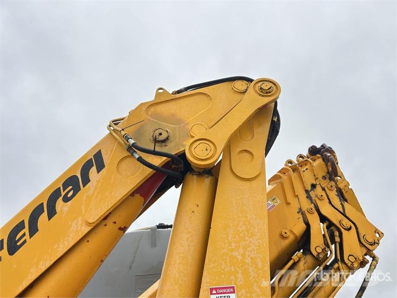 Volvo FL10 6x4 w/1997 Ferrari 718 5.5 t Knuckle Boom Fla 크레인 트럭