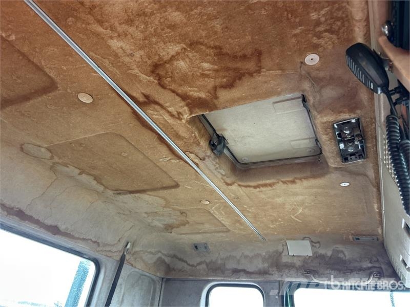 Volvo FL10 6x4 w/1997 Ferrari 718 5.5 t Knuckle Boom Fla 크레인 트럭