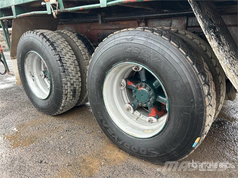 Volvo FL10 6x4 w/1997 Ferrari 718 5.5 t Knuckle Boom Fla 크레인 트럭