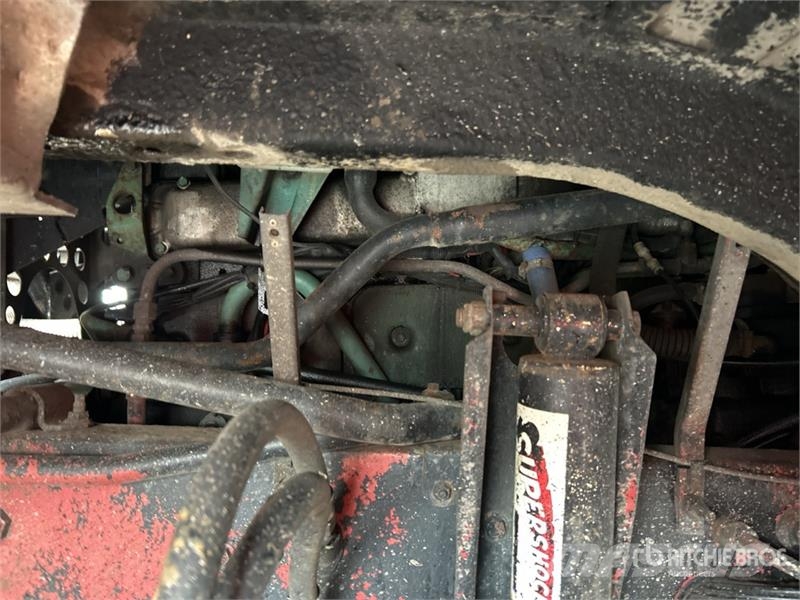 Volvo FL10 6x4 w/1997 Ferrari 718 5.5 t Knuckle Boom Fla 크레인 트럭
