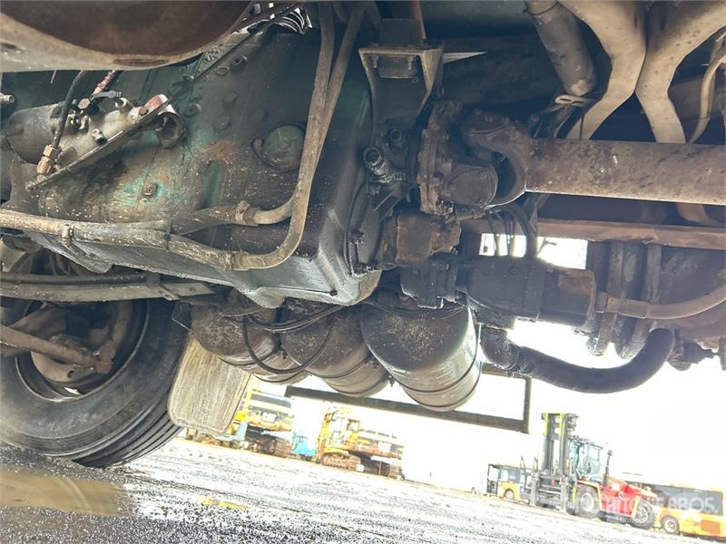 Volvo FL10 6x4 w/1997 Ferrari 718 5.5 t Knuckle Boom Fla 크레인 트럭