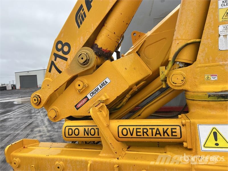 Volvo FL10 6x4 w/1997 Ferrari 718 5.5 t Knuckle Boom Fla 크레인 트럭